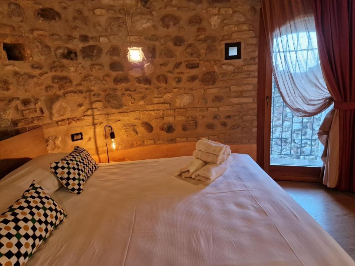 Thomas' Castle Apartment Pozzolengo Bagian luar foto