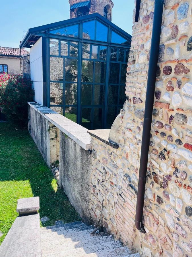 Thomas' Castle Apartment Pozzolengo Bagian luar foto